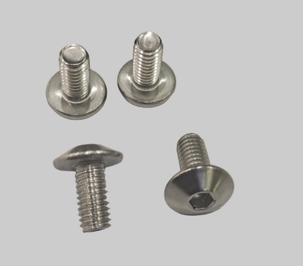 E7529 - Rear Wheel Hugger Bolt  4pcs/kit